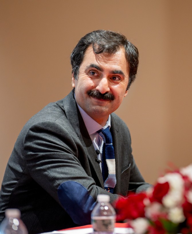 Azat Gündoğan looking at audience, Oct. 30, 2023